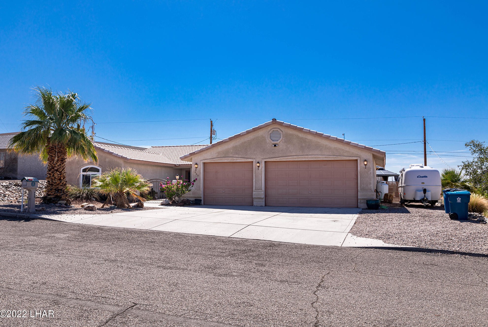 689 Apache Dr, Lake Havasu City, AZ 86406