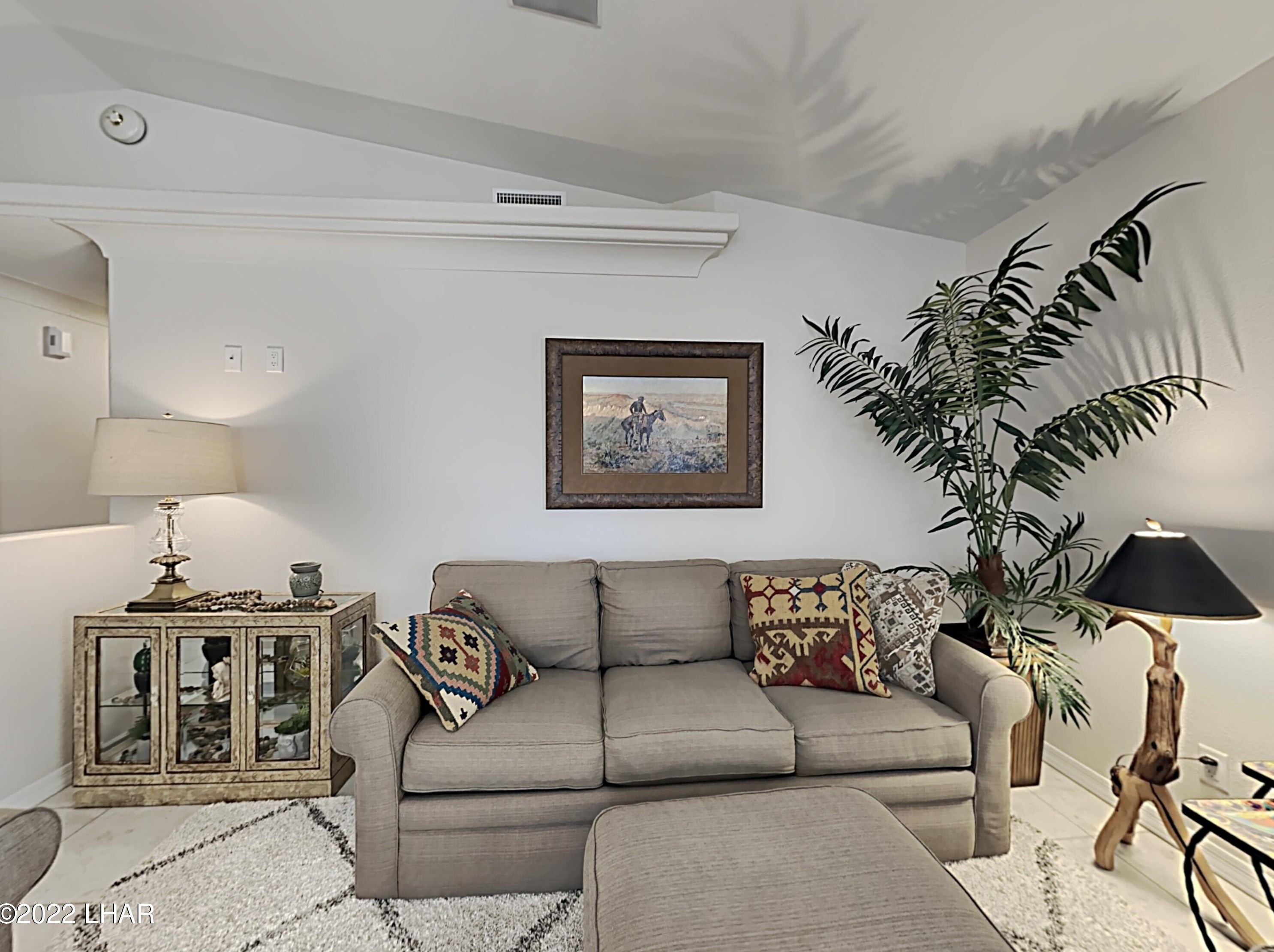 1838 Combat Dr, Lake Havasu City, AZ 86403
