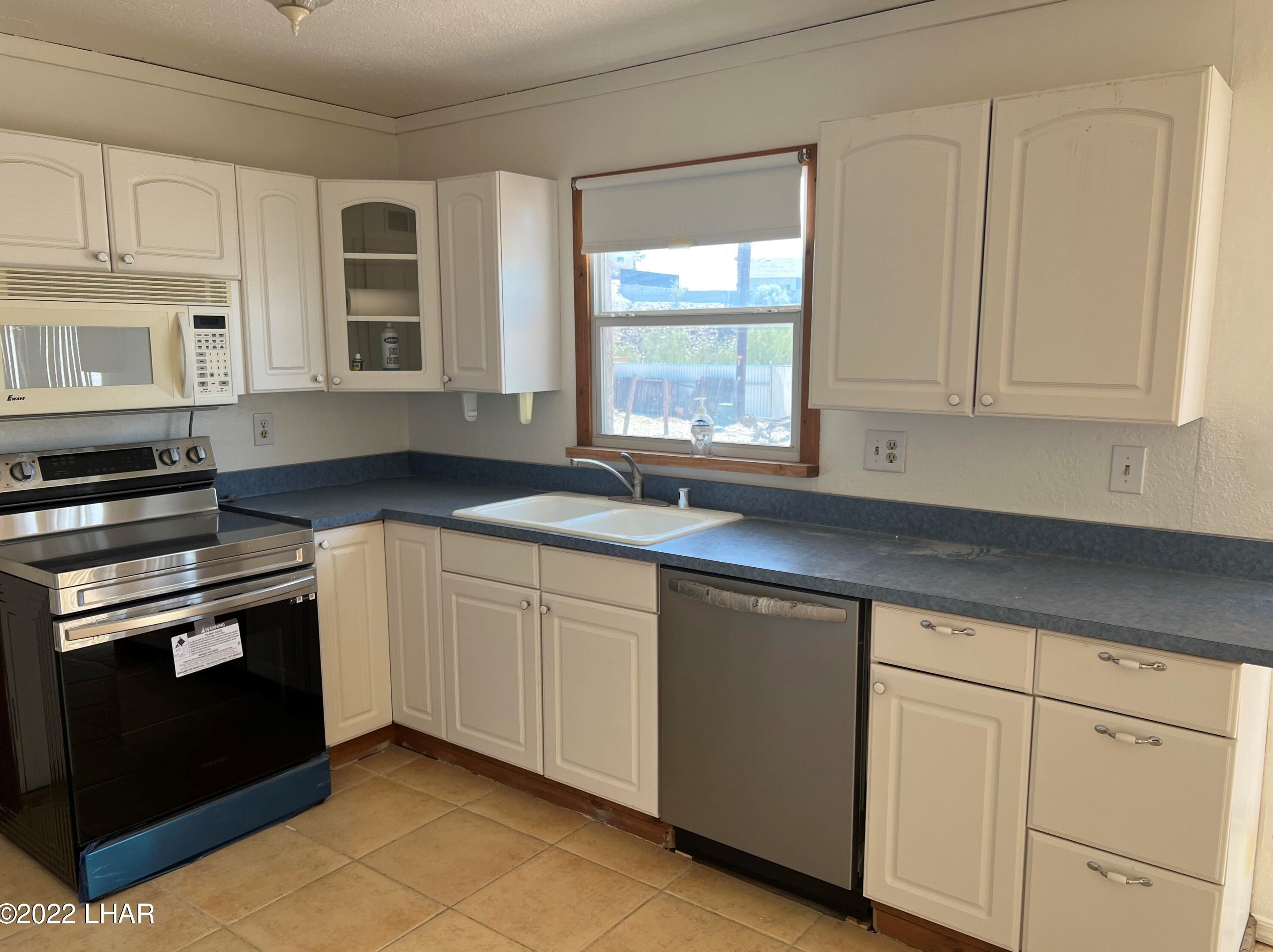 2390 Alpine Dr, Lake Havasu City, AZ 86403