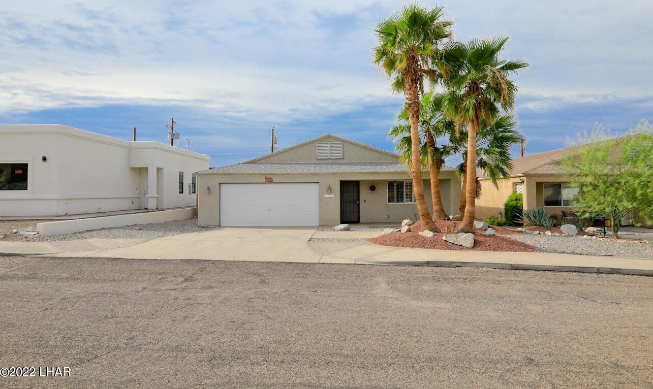 2934 Palisades Dr, Lake Havasu City, AZ 86404-2672
