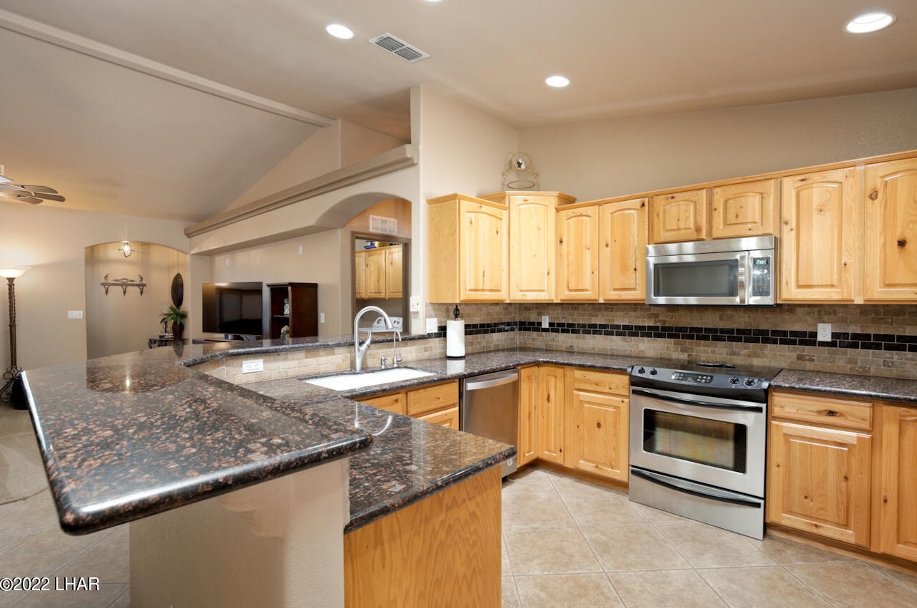 3569 Desert Gdn Dr, Lake Havasu City AZ  86404-1752 exterior