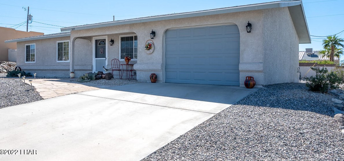 1697 Avalon Ave, Lake Havasu City, AZ 86404