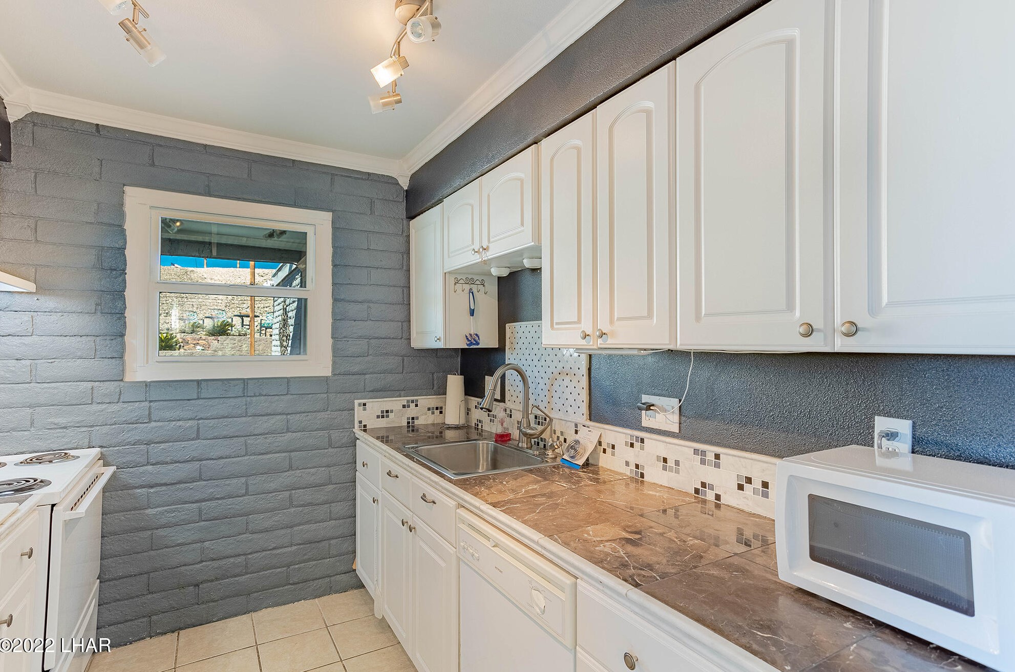 2943 Sombrero Dr, Lake Havasu City AZ  86404-3241 exterior