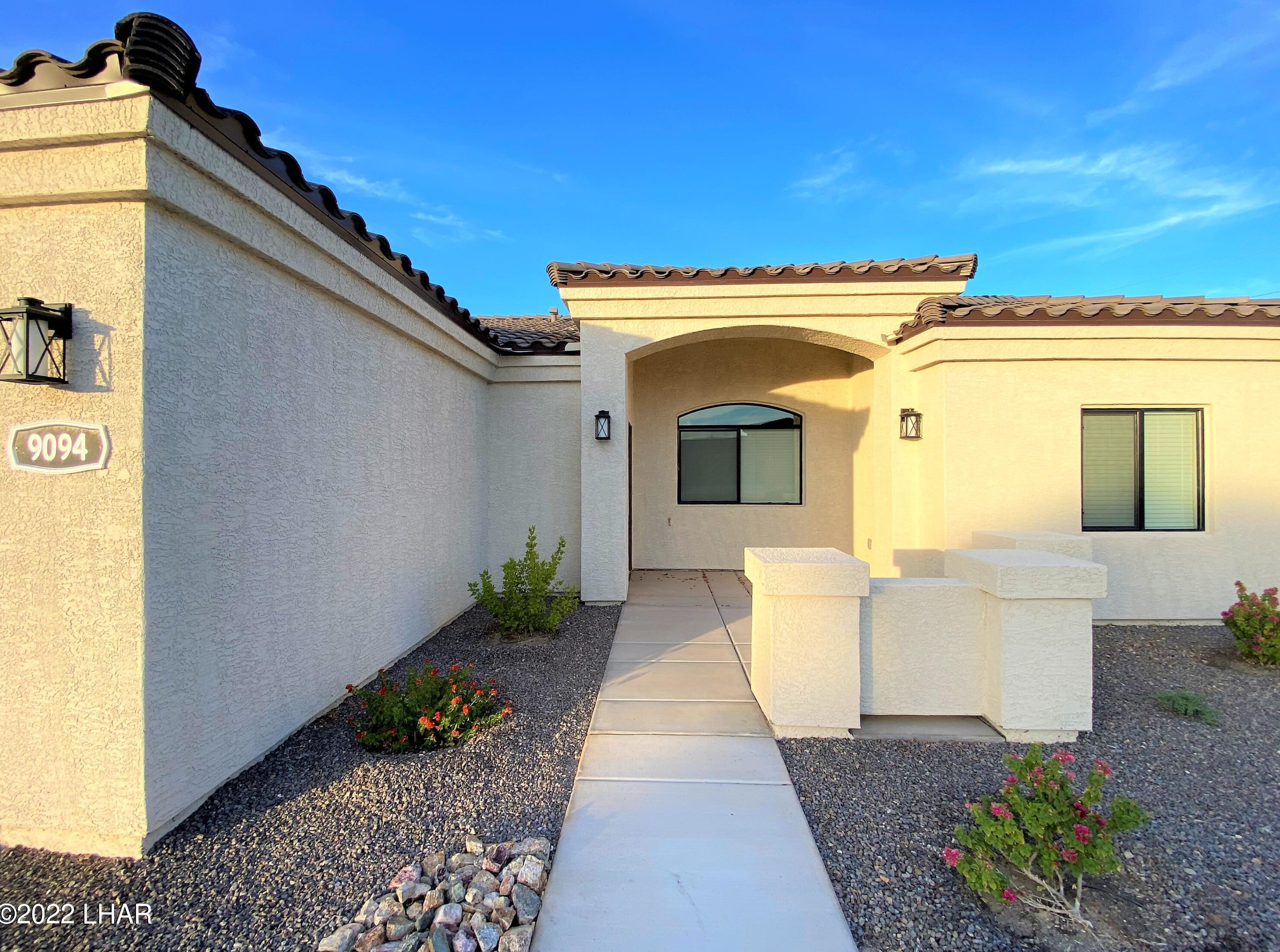 9094 Saguaro Cir, Mohave Valley, AZ 86440
