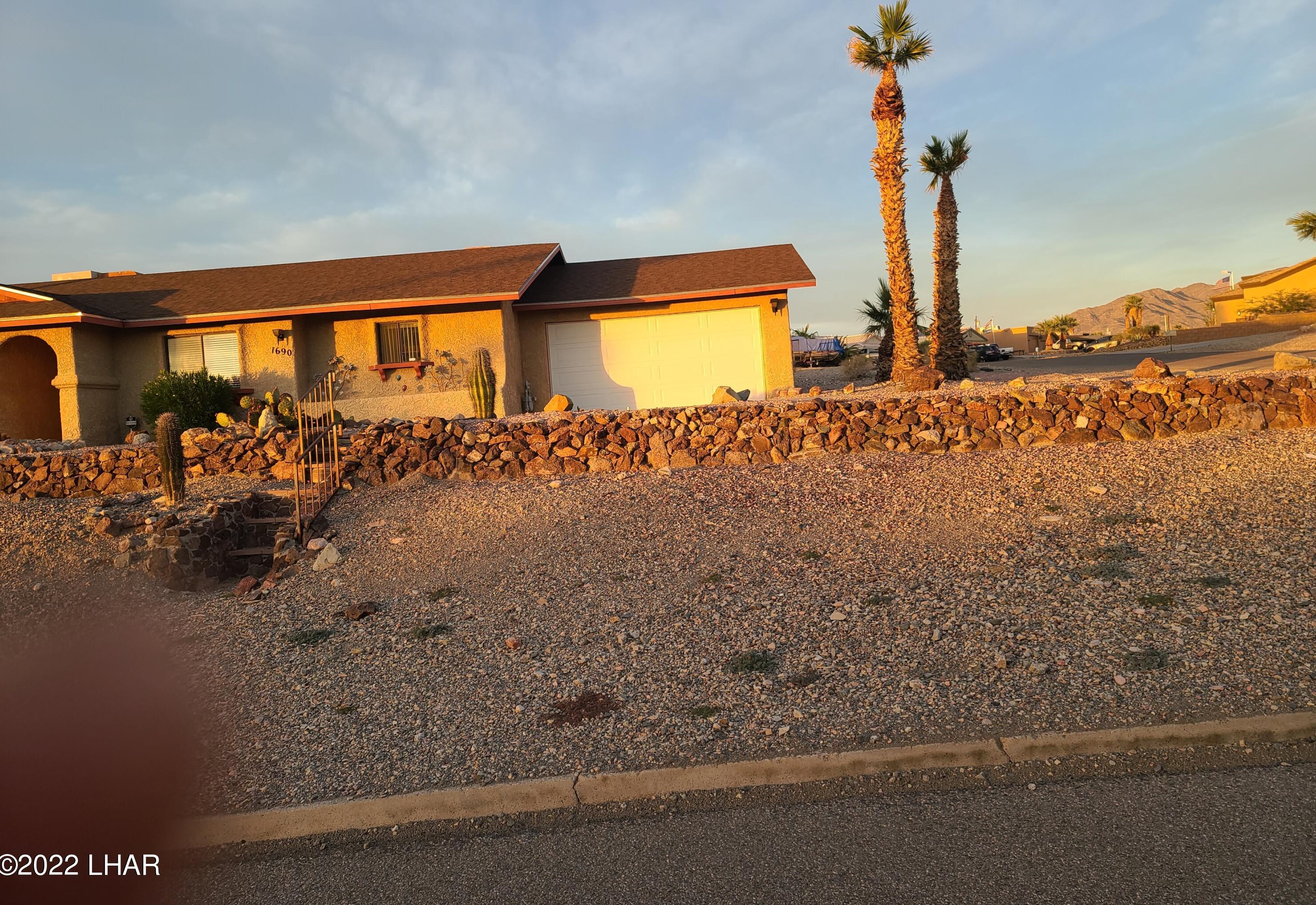 1690 Avalon Ave, Lake Havasu City, AZ 86404