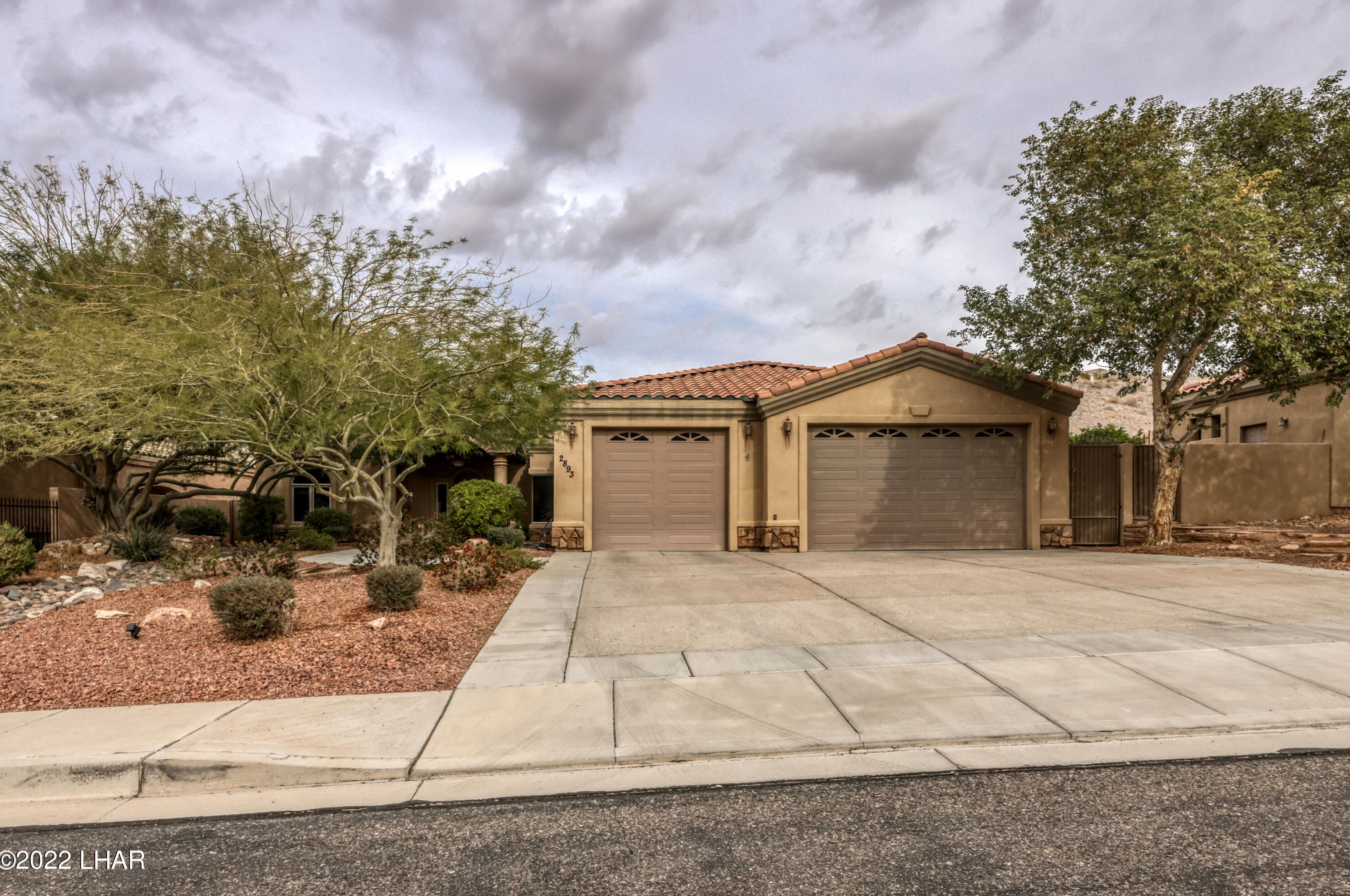 2893 Desert Trail Dr, Bullhead City, AZ 86429