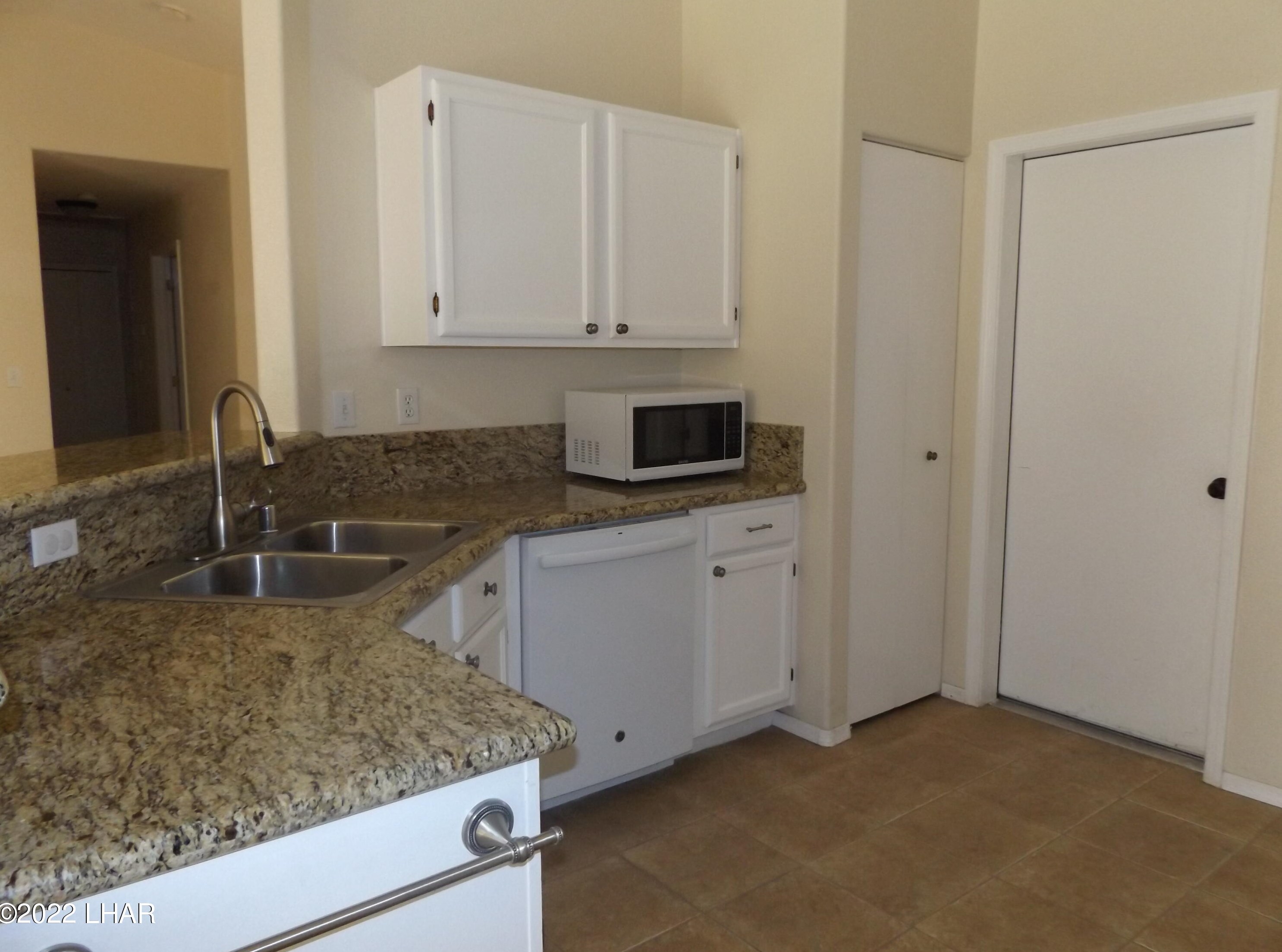 3917 Montezuma Dr, Lake Havasu City, AZ 86406