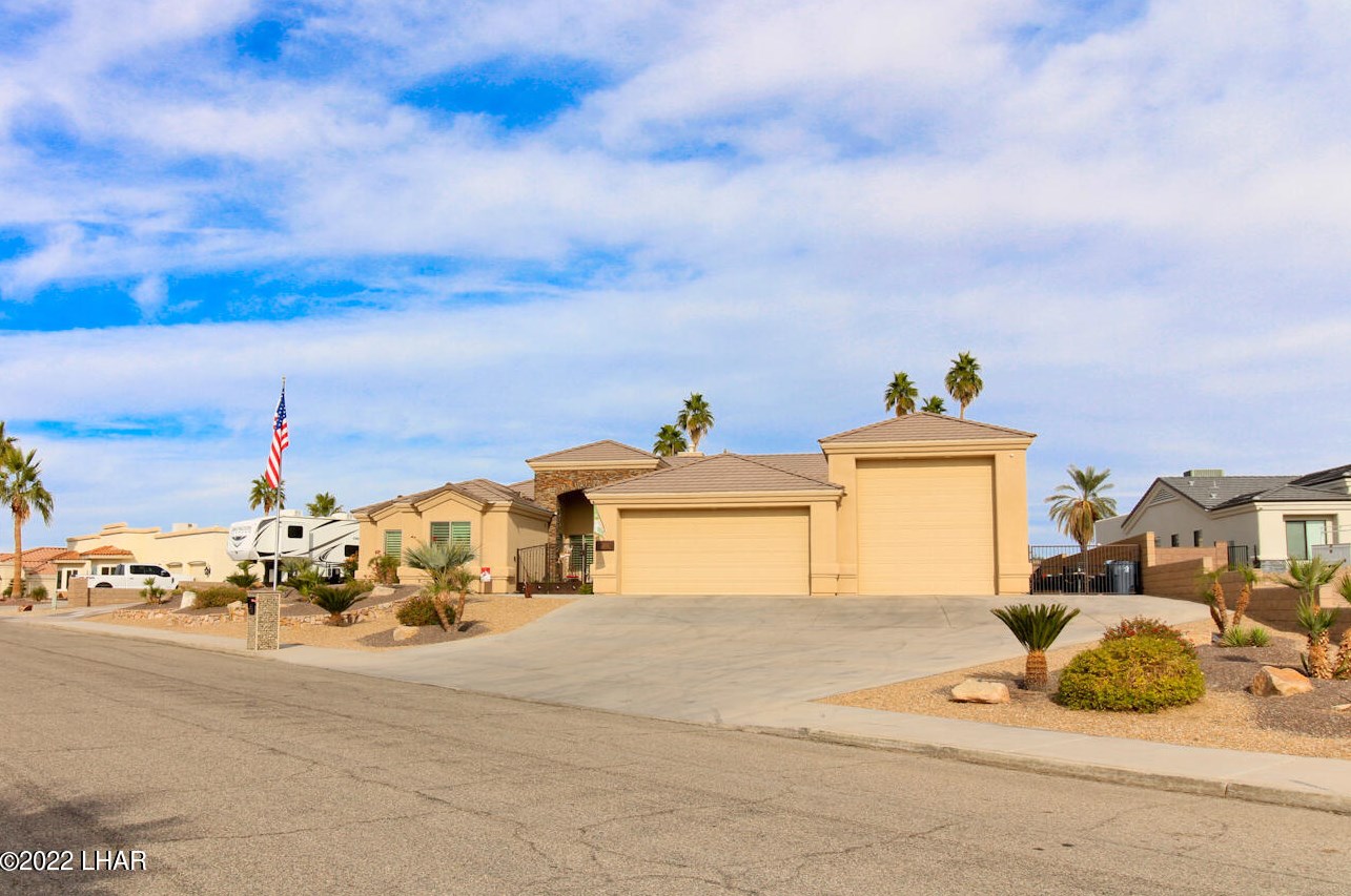 2215 Palmer Dr, Lake Havasu City, AZ 86406