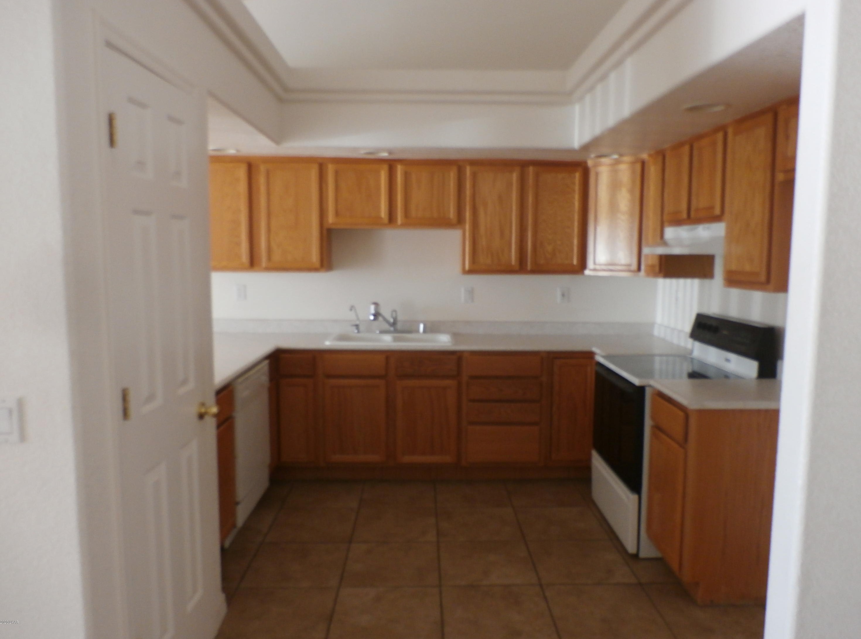 2819 Jamaica Blvd S Apt 102, Lake Havasu City, AZ 86406
