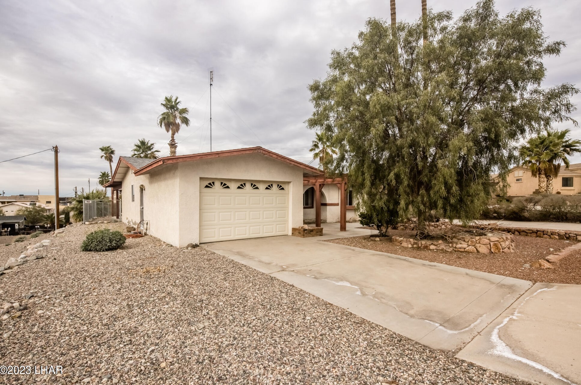 2805 Pepperwood Dr, Lake Havasu City, AZ 86404