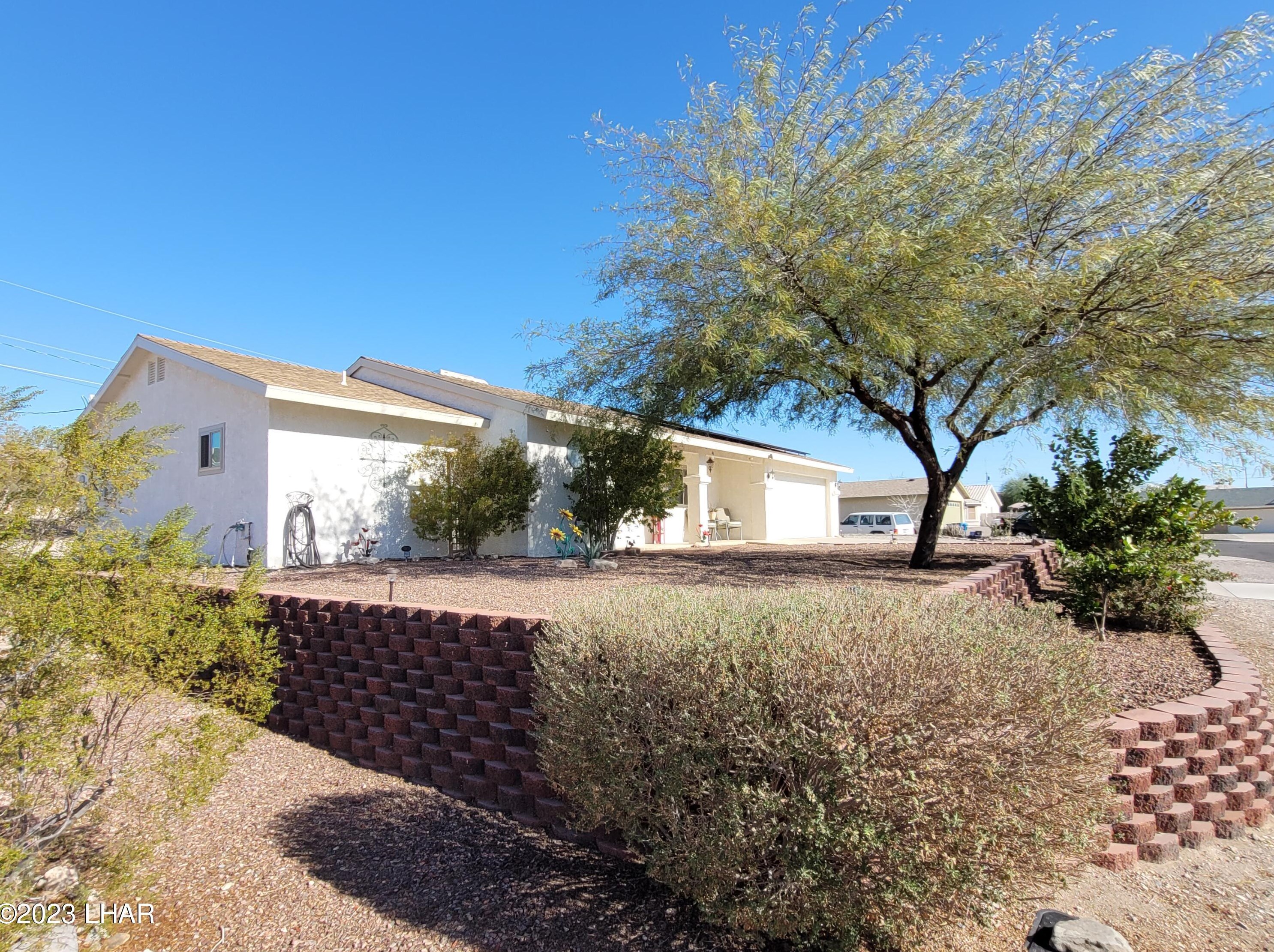 3615 Sunny Point Dr, Lake Havasu City, AZ 86406-7235