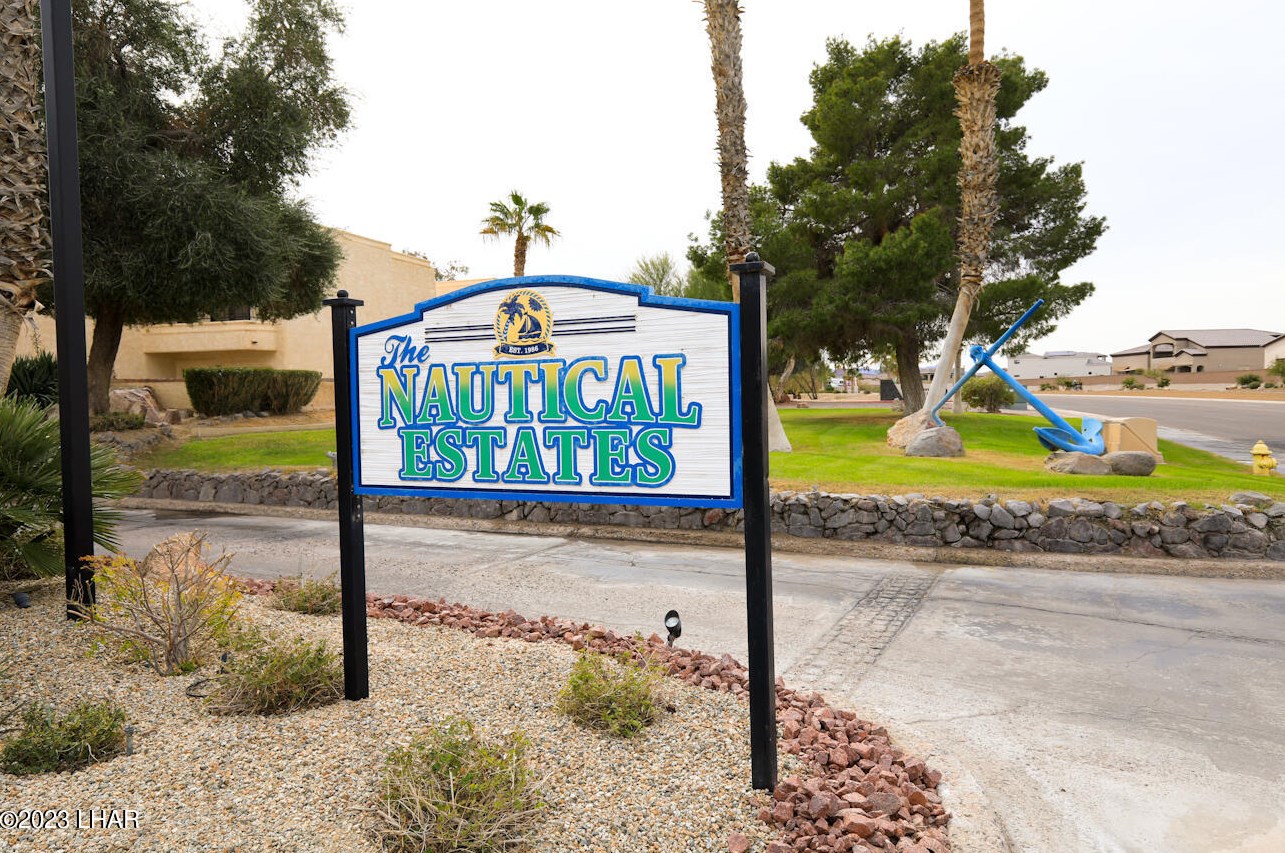 330 Nautical Estates Dr, Lake Havasu City, AZ 86403
