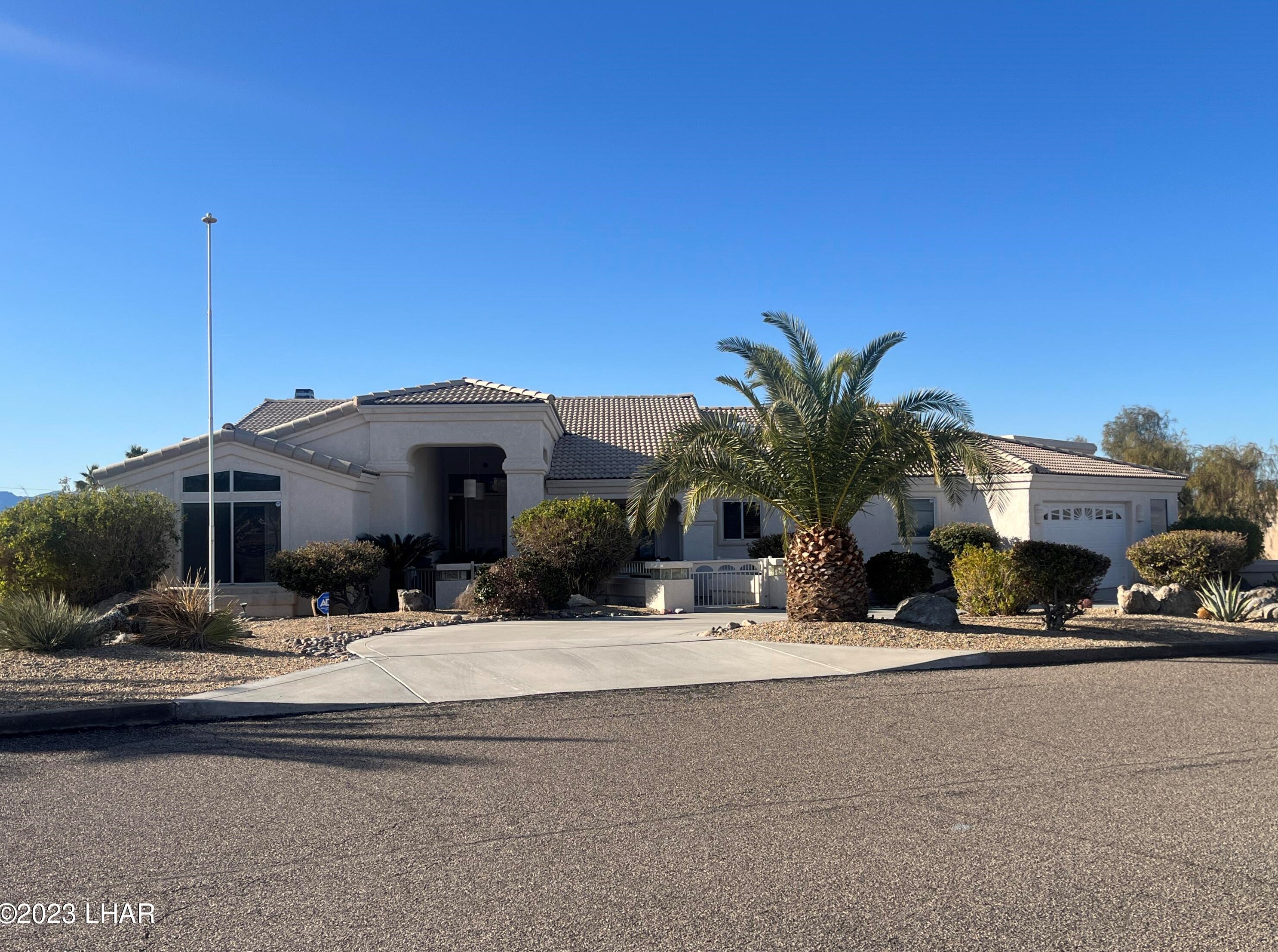 1998 Felicidad Dr, Lake Havasu City, AZ 86404