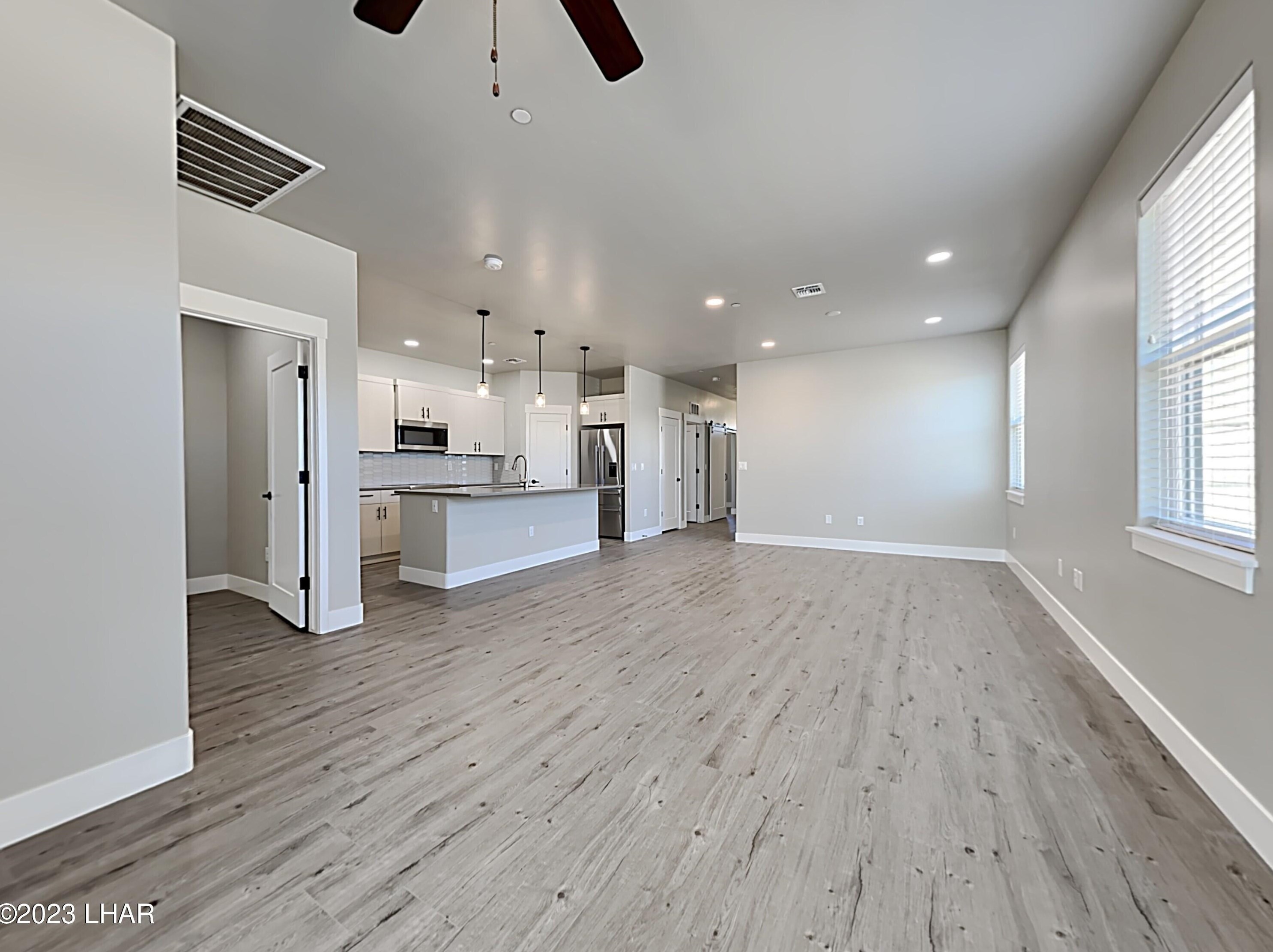 2730 Palisades Dr #102, Lake Havasu City, AZ 86404