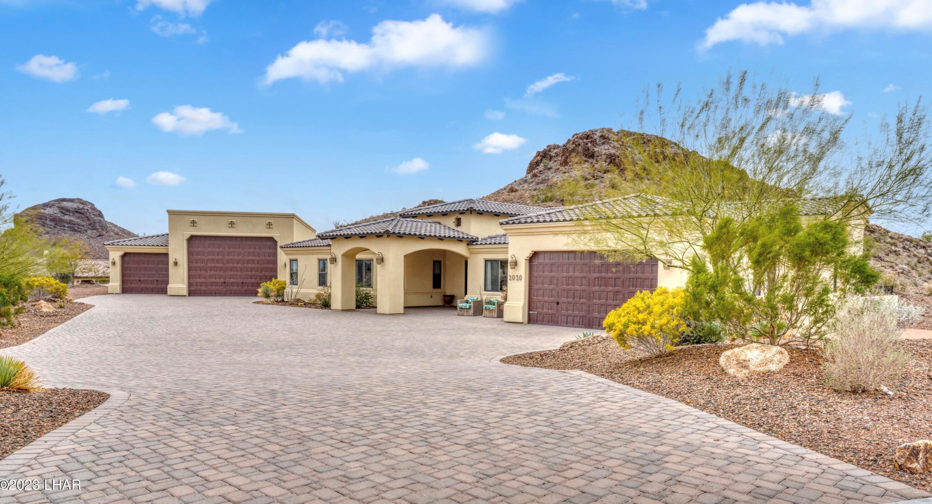 2010 Circula De Hacienda, Lake Havasu City, AZ 86406
