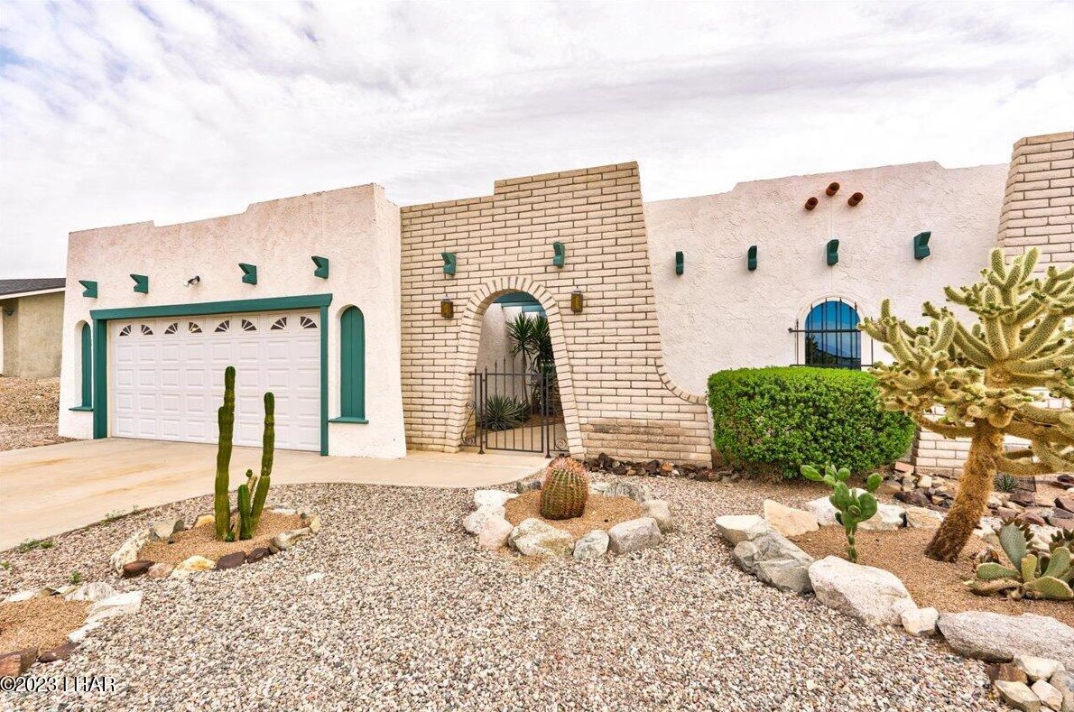 2610 Hacienda Dr, Lake Havasu City, AZ 86403-3037