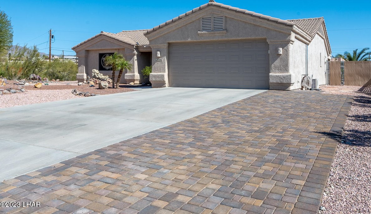 2290 Bombay Dr, Lake Havasu City, AZ 86404-2020