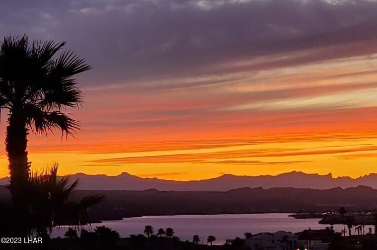 2241 Souchak Dr, Lake Havasu City, AZ 86406-8330