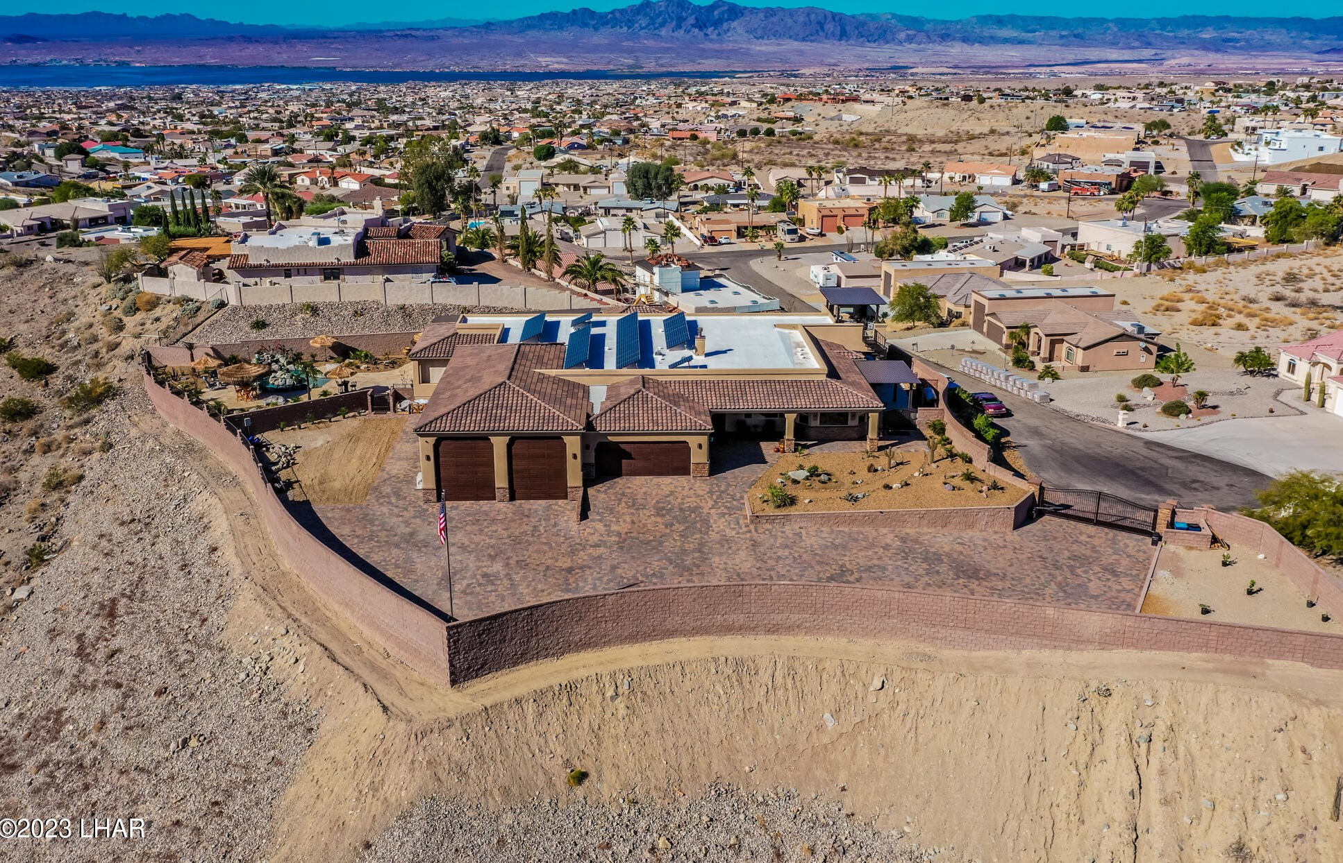 3696 Kicking Horse Ct, Lake Havasu City, AZ 86404