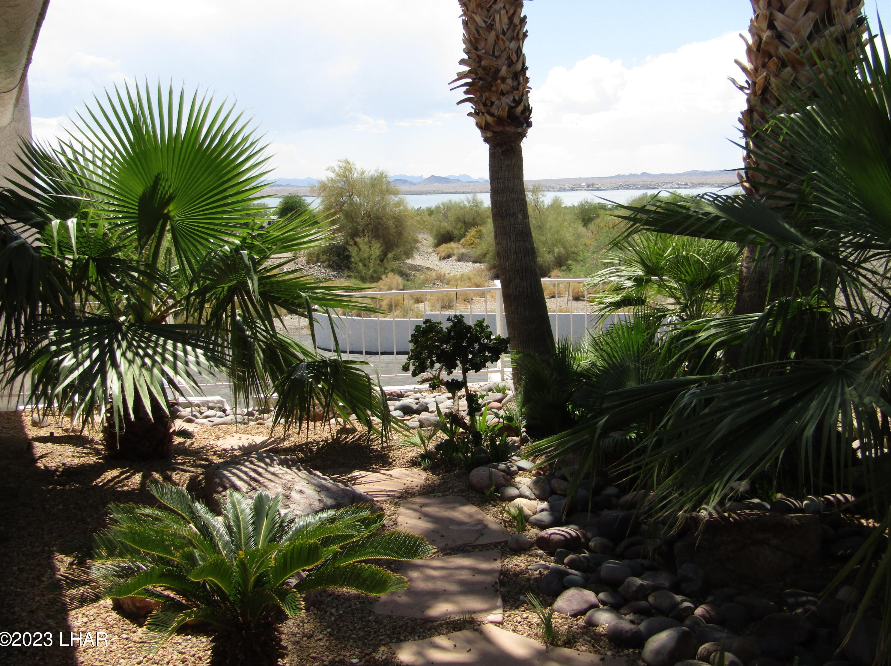 375 London Bridge Rd #14, Lake Havasu City, AZ 86403