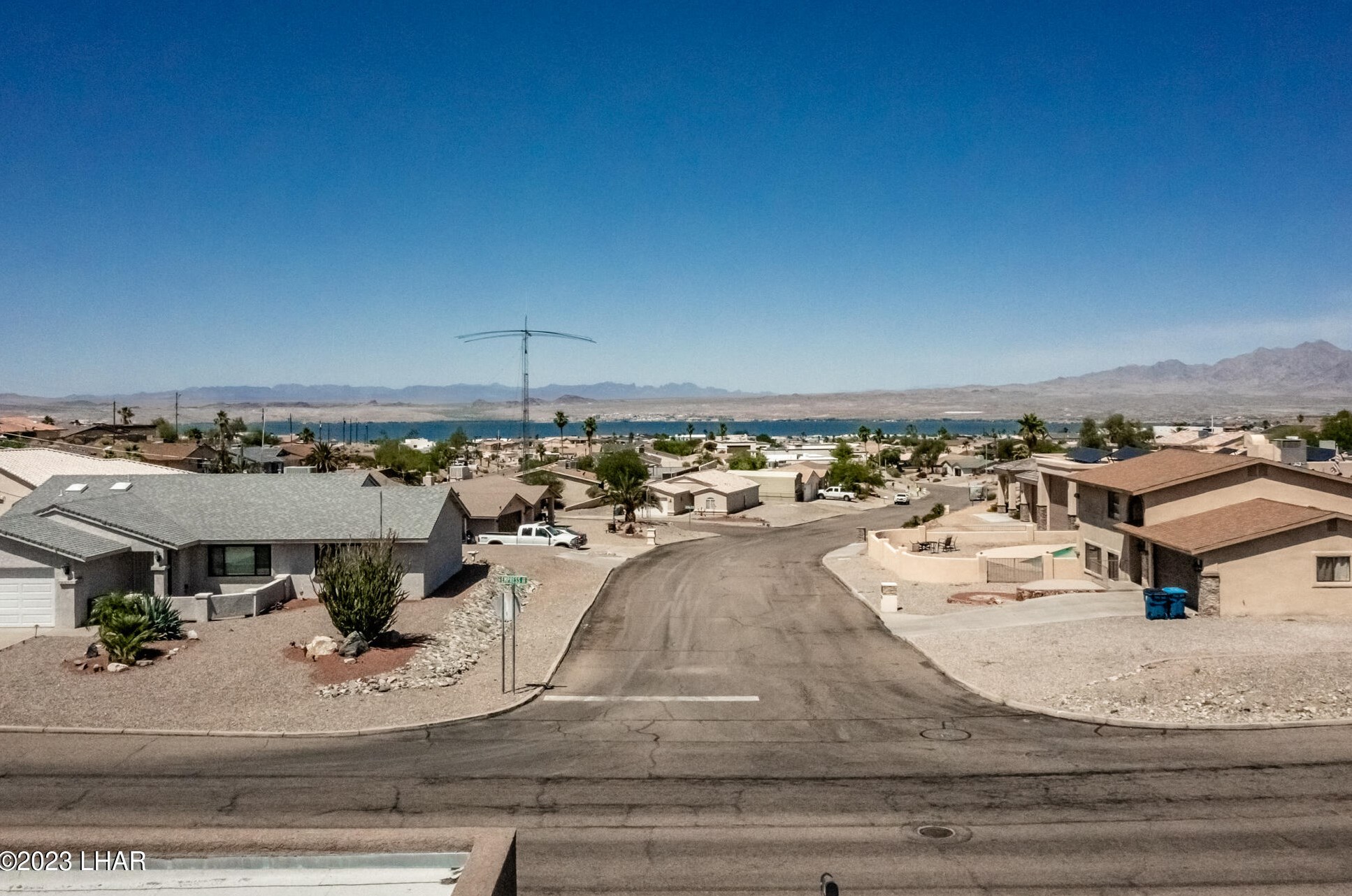 700 Empress Dr, Lake Havasu City AZ  86403-3305 exterior