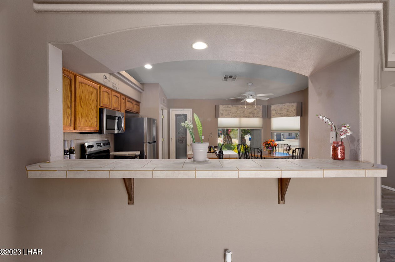 1835 Emerald Dr, Lake Havasu City AZ  86403-5611 exterior